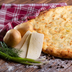 Пирог с картофелем и сыром - фото